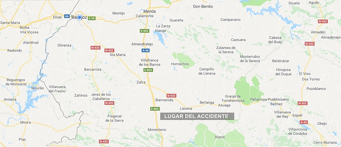 Herida grave tras volcar con su coche en Llerena