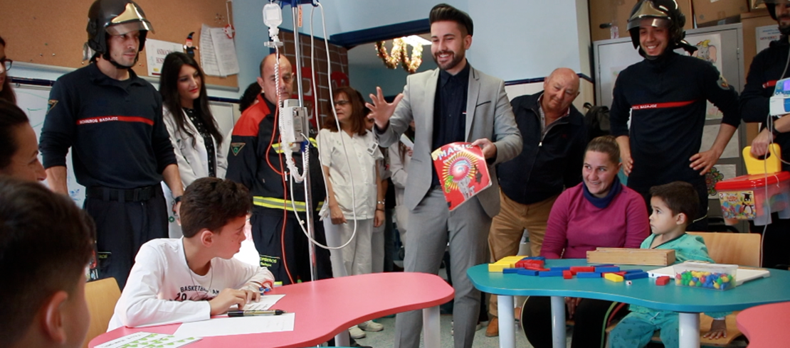 Magia y regales en el Hospital Materno Infantil de Badajoz