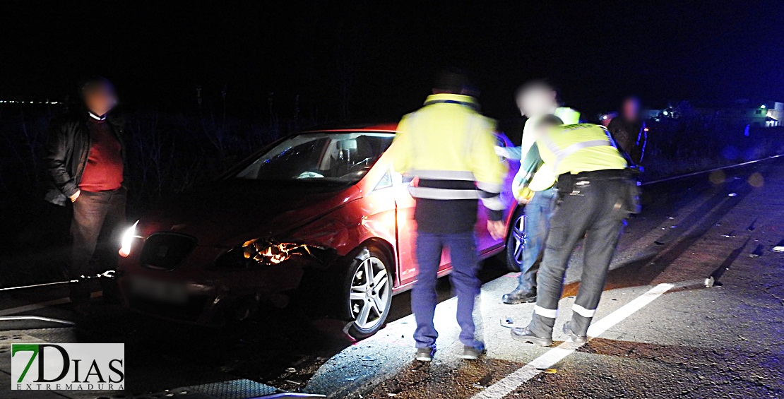 Crítico tras sufrir un accidente de tráfico en la carretera de Montijo (Badajoz)