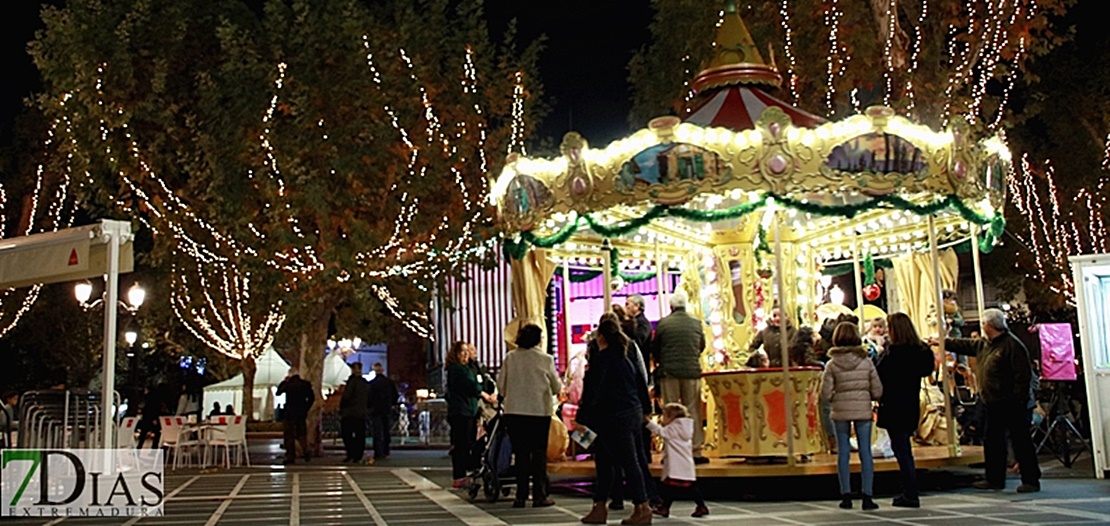 El ambiente navideño inunda las calles del centro en Badajoz