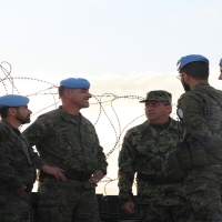 El general serbio en el Líbano visita a los cascos azules españoles