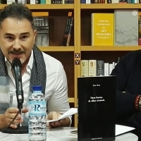 Luis Oroz acerca la poesía a escolares extremeños