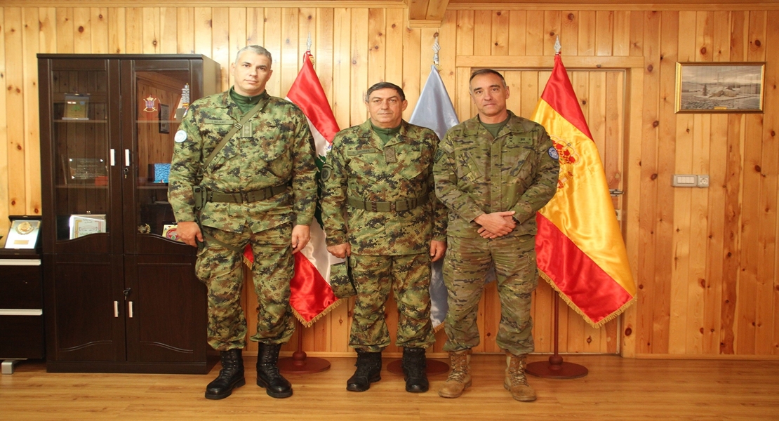 El general serbio en el Líbano visita a los cascos azules españoles