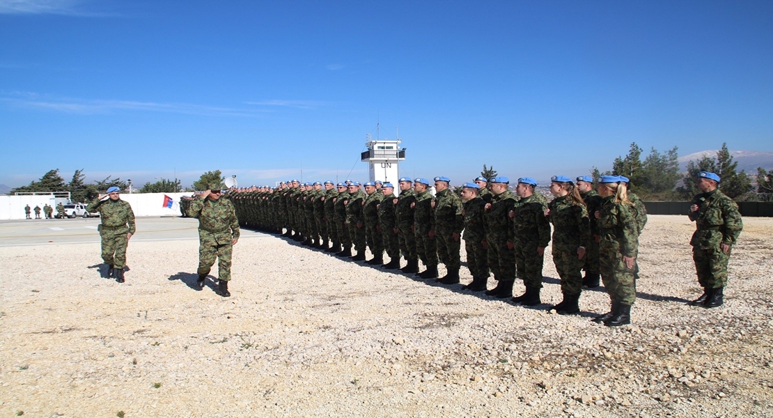 El general serbio en el Líbano visita a los cascos azules españoles