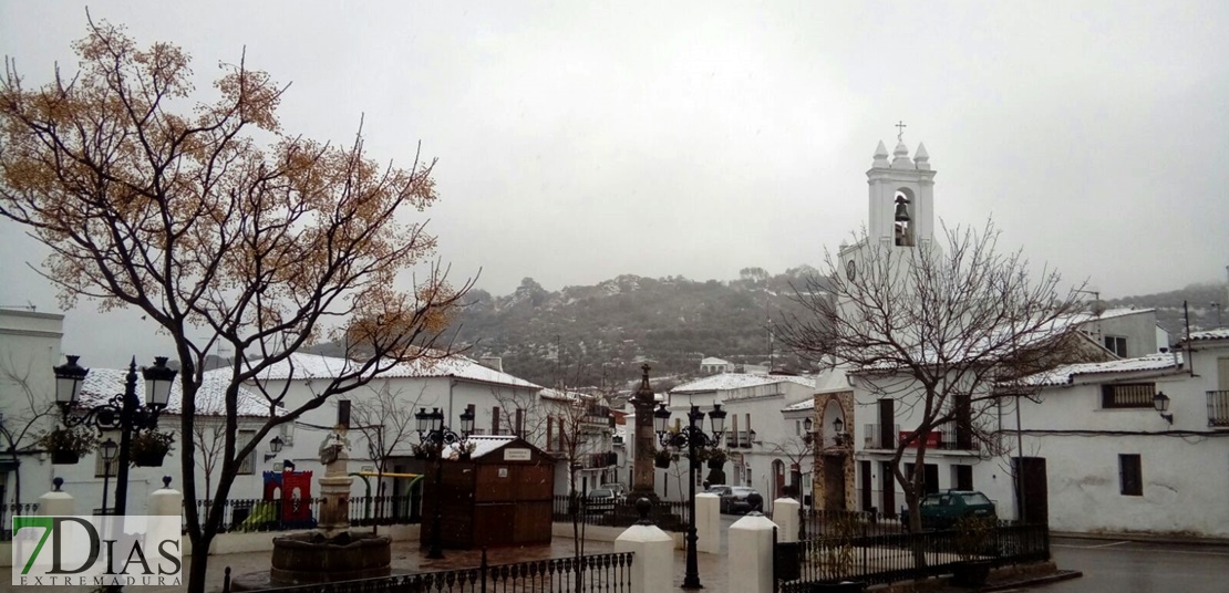 Así nieva en Cabeza la Vaca (Badajoz)