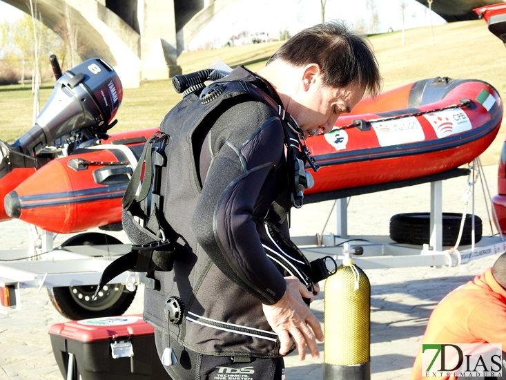 Prácticas de inmersión en el Río Guadiana por parte de AEMEX - Bomberos CPEI Badajoz