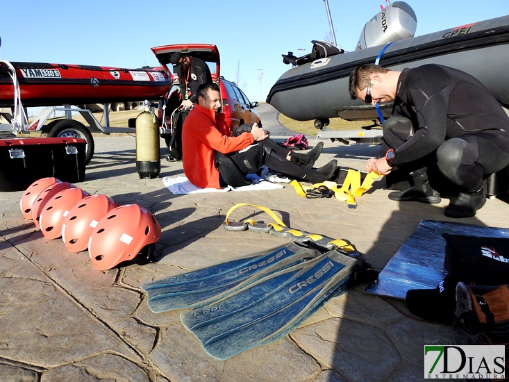 Prácticas de inmersión en el Río Guadiana por parte de AEMEX - Bomberos CPEI Badajoz