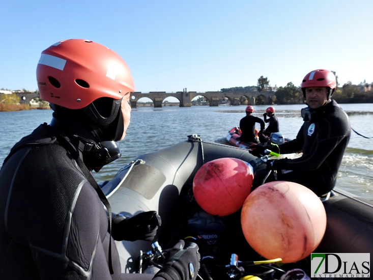 Prácticas de inmersión en el Río Guadiana por parte de AEMEX - Bomberos CPEI Badajoz