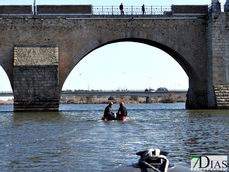 Prácticas de inmersión en el Río Guadiana por parte de AEMEX - Bomberos CPEI Badajoz