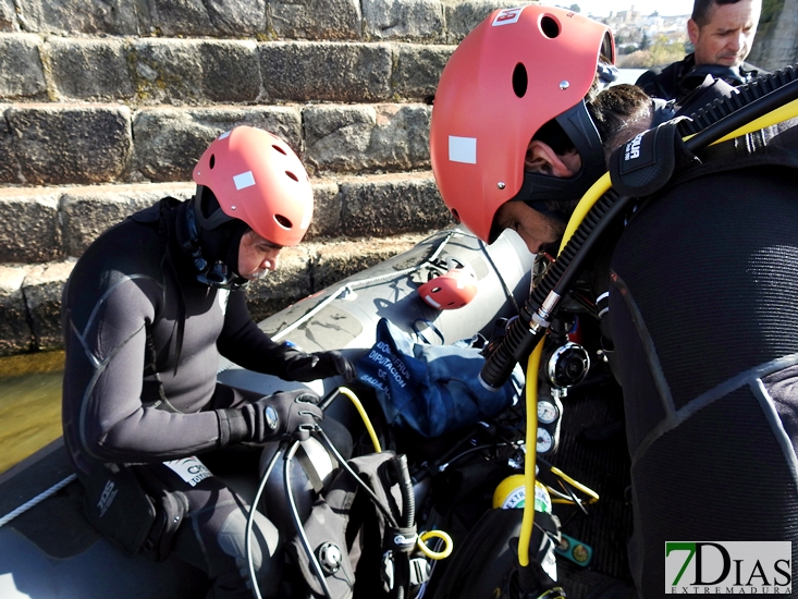 Prácticas de inmersión en el Río Guadiana por parte de AEMEX - Bomberos CPEI Badajoz