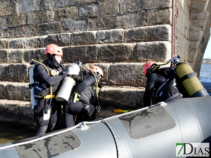 Prácticas de inmersión en el Río Guadiana por parte de AEMEX - Bomberos CPEI Badajoz