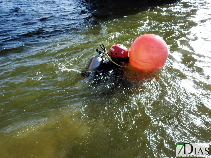 Prácticas de inmersión en el Río Guadiana por parte de AEMEX - Bomberos CPEI Badajoz