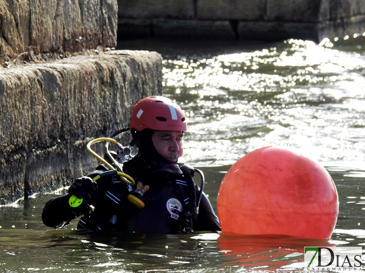 Prácticas de inmersión en el Río Guadiana por parte de AEMEX - Bomberos CPEI Badajoz