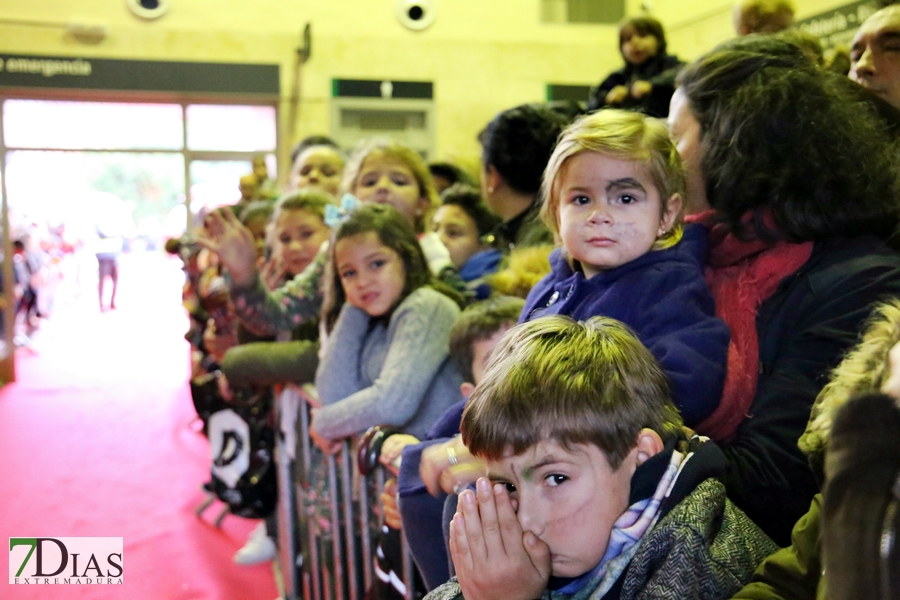 La lluvia no impide que los Reyes Magos lleguen a Badajoz