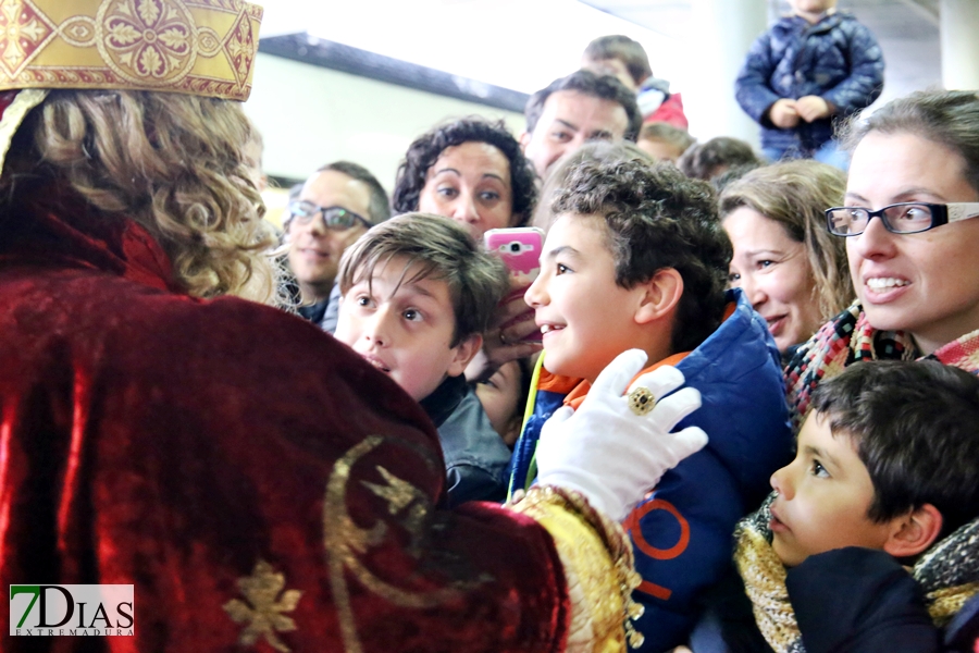 La lluvia no impide que los Reyes Magos lleguen a Badajoz