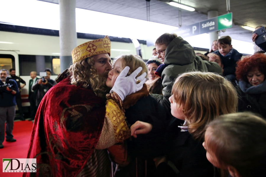 La lluvia no impide que los Reyes Magos lleguen a Badajoz