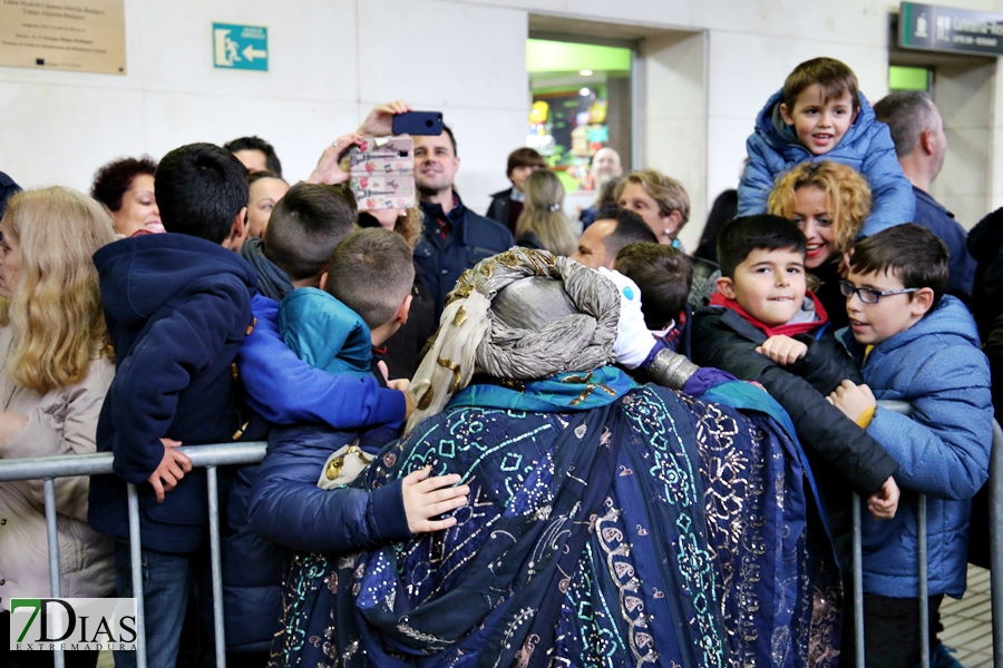 La lluvia no impide que los Reyes Magos lleguen a Badajoz