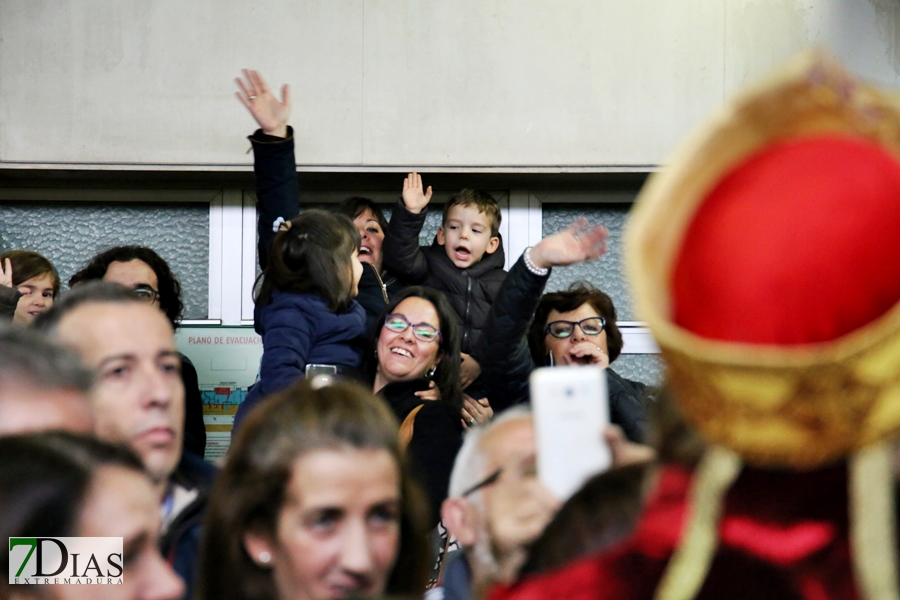 La lluvia no impide que los Reyes Magos lleguen a Badajoz