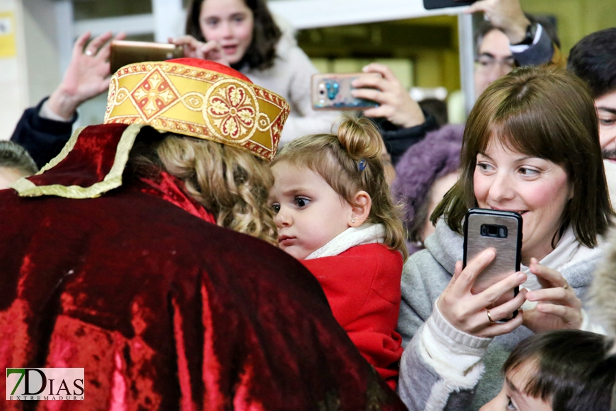 La lluvia no impide que los Reyes Magos lleguen a Badajoz