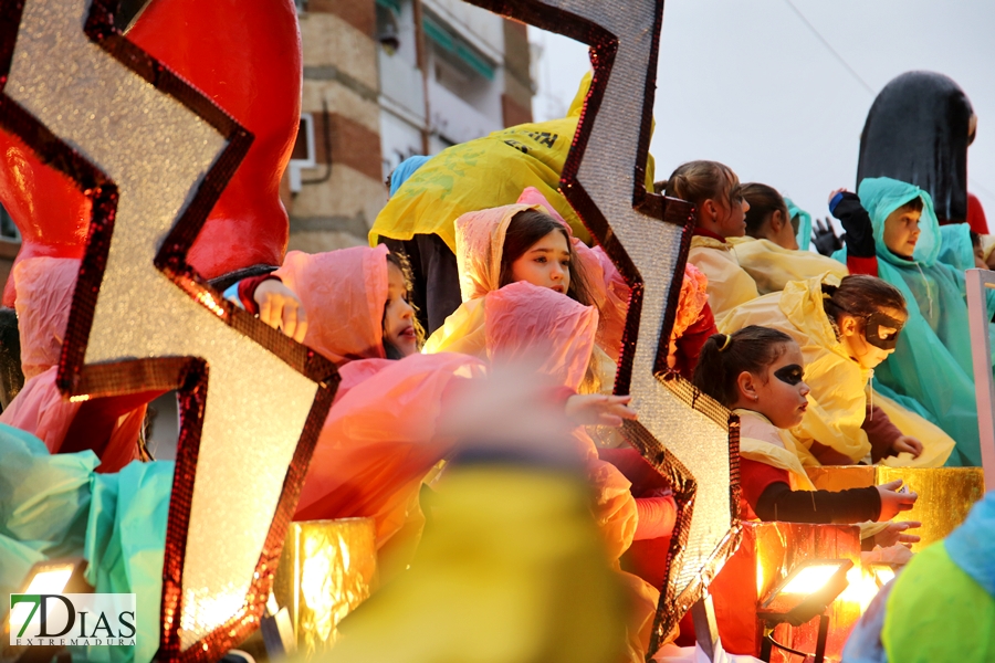 La lluvia no impide que los Reyes Magos lleguen a Badajoz