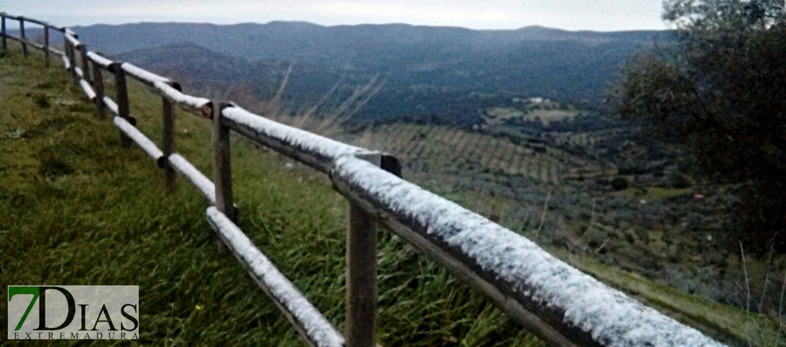 Así nieva en Salvatierra de los Barros