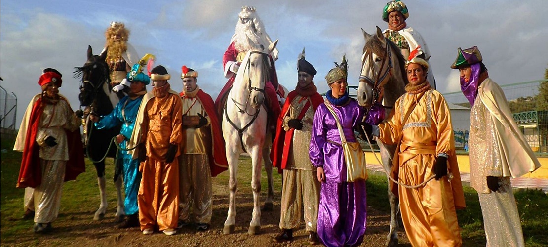 Los Reyes Magos recorren casa a casa Villar del Rey