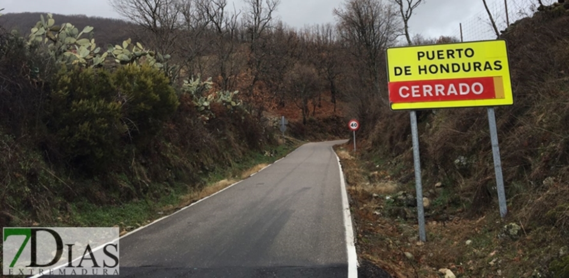 Abierta del nuevo al tráfico la carretera de Robledillo de Gata