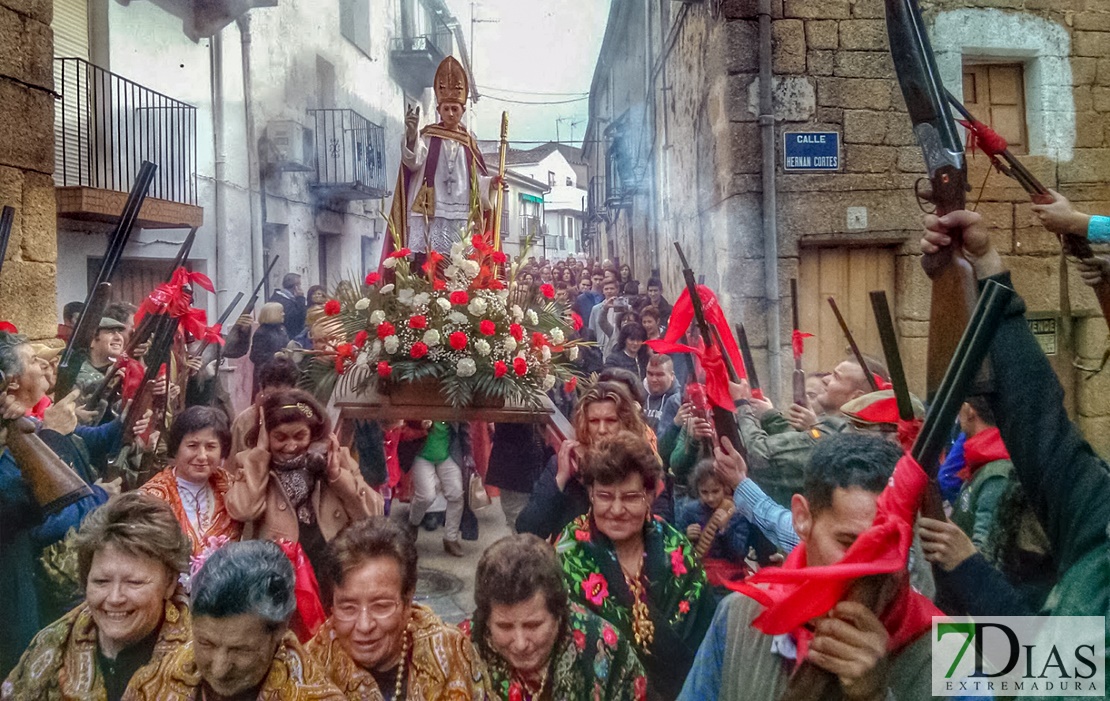 Casi se puede oler la pólvora en las calles de Cilleros