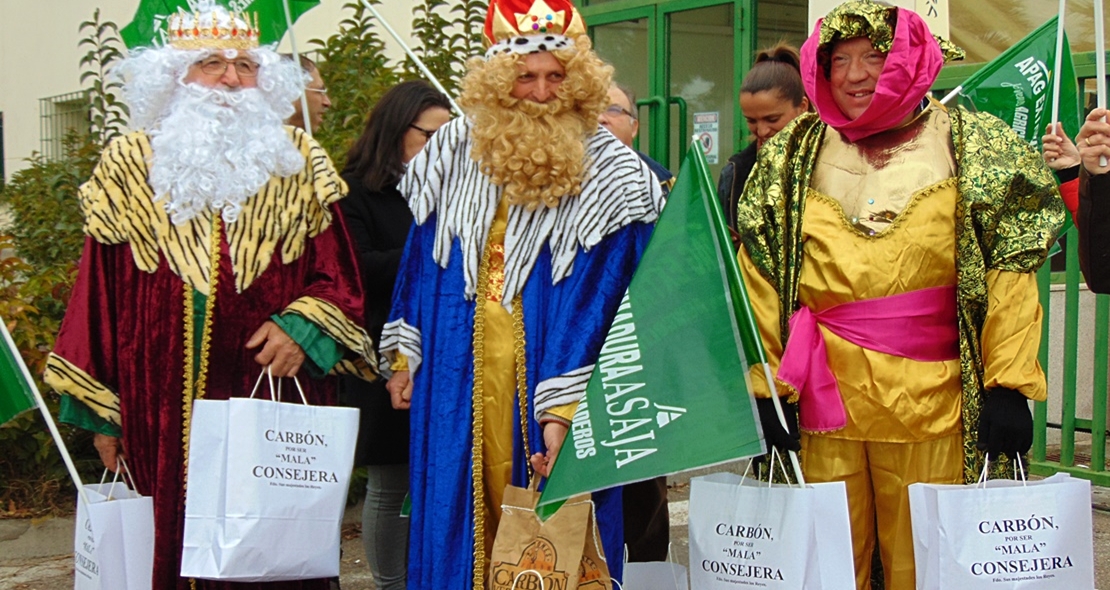 Los Reyes Magos llevan carbón a la consejera de Agricultura