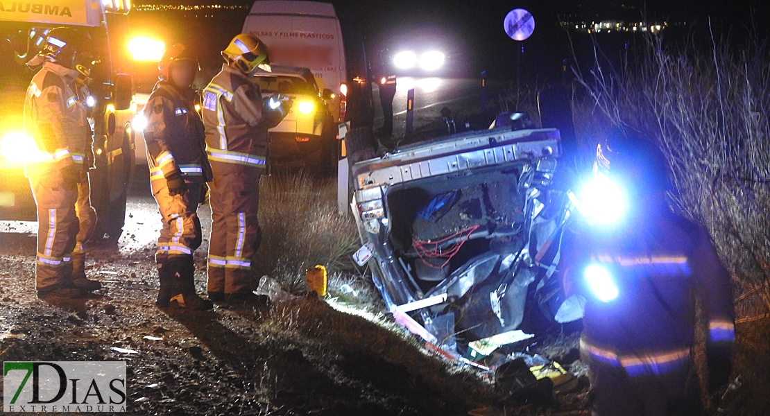 Accidente con vuelco en la carretera de Olivenza a Badajoz