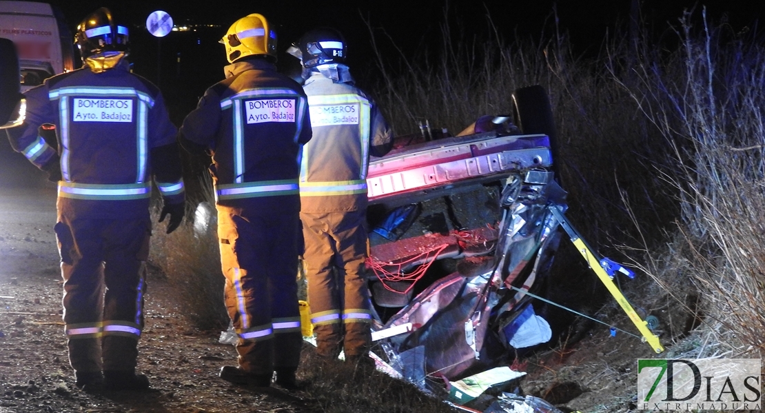 Accidente con vuelco en la carretera de Olivenza a Badajoz