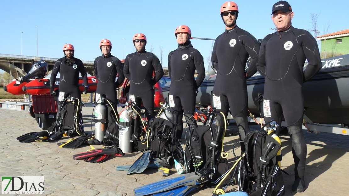 Prácticas de inmersión en el Río Guadiana por parte de AEMEX - Bomberos CPEI Badajoz