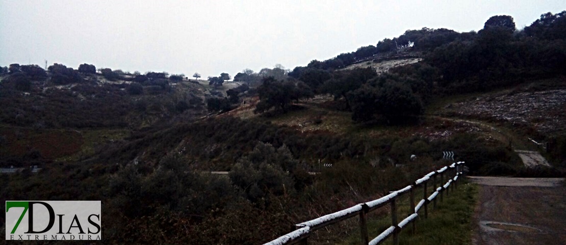 Así nieva en Salvatierra de los Barros