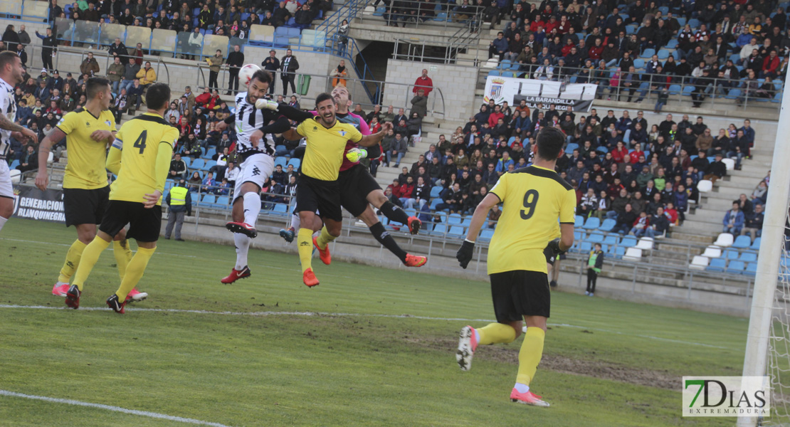 Imágenes del CD. Badajoz 3 - 0 Écija Balompié