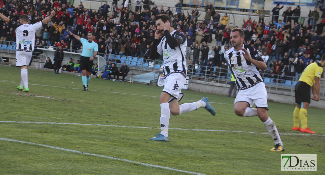 Imágenes del CD. Badajoz 3 - 0 Écija Balompié