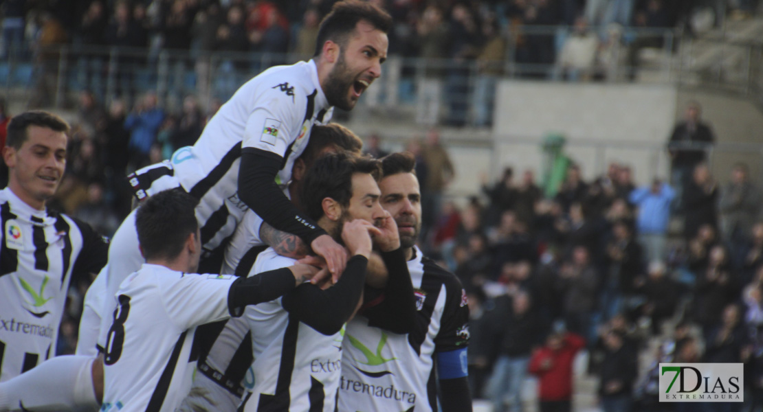 Imágenes del CD. Badajoz 3 - 0 Écija Balompié