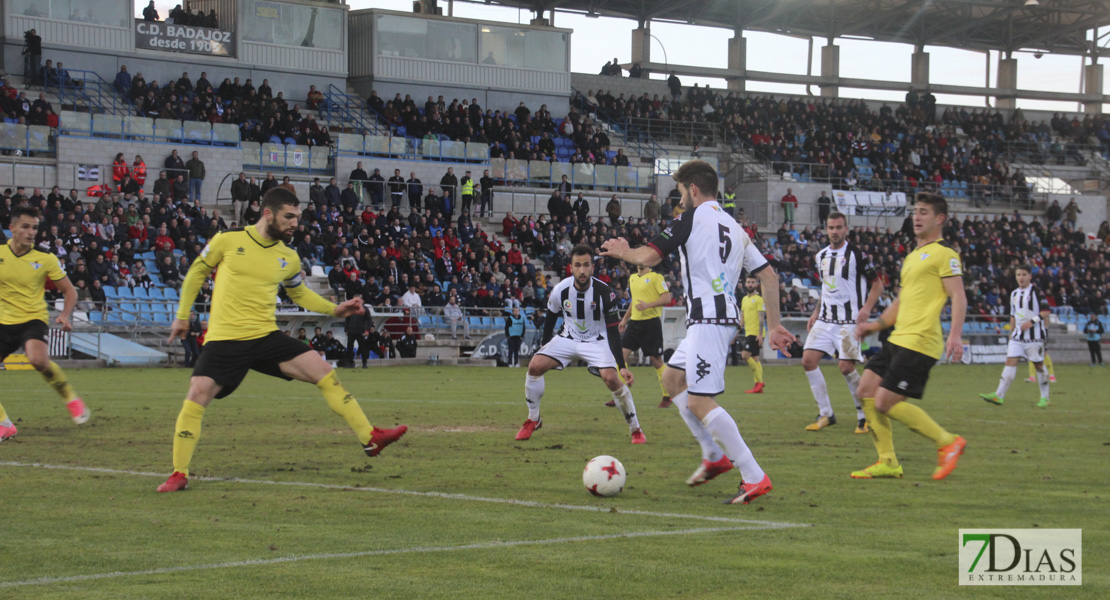 Imágenes del CD. Badajoz 3 - 0 Écija Balompié