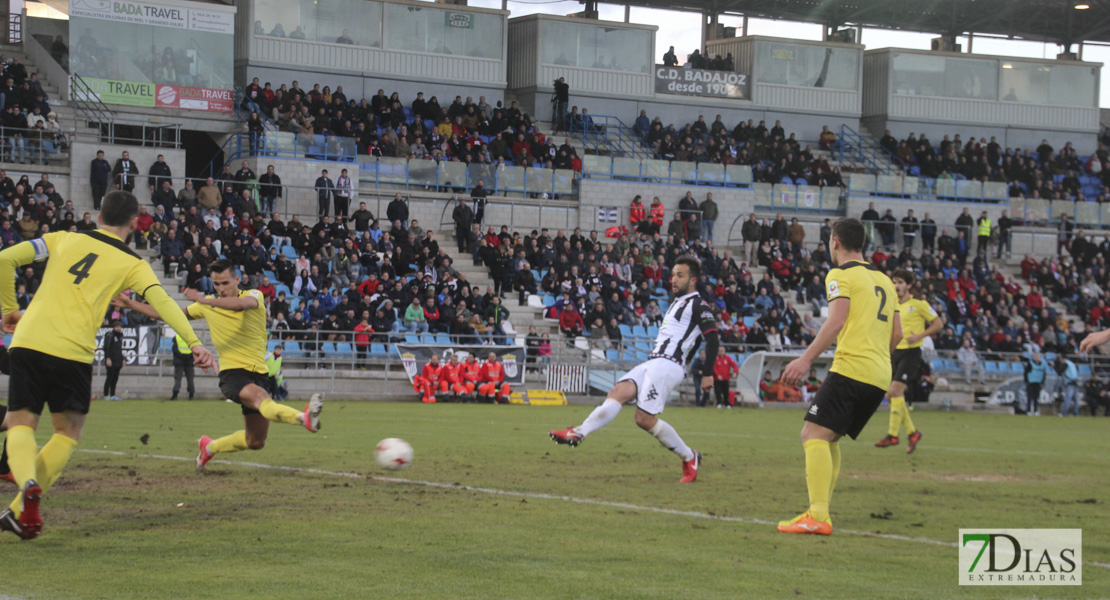 Imágenes del CD. Badajoz 3 - 0 Écija Balompié