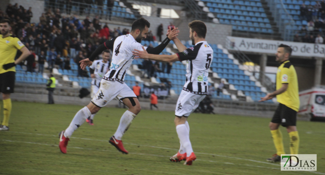 Imágenes del CD. Badajoz 3 - 0 Écija Balompié