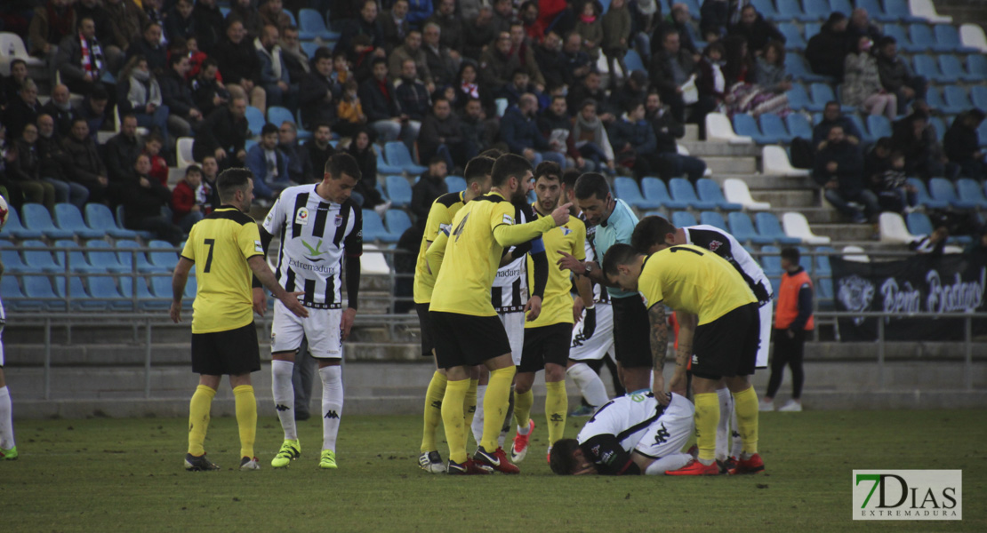 Imágenes del CD. Badajoz 3 - 0 Écija Balompié