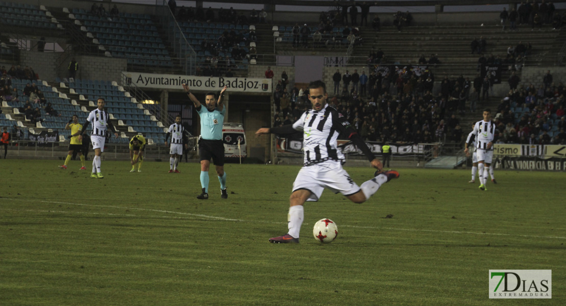 Imágenes del CD. Badajoz 3 - 0 Écija Balompié