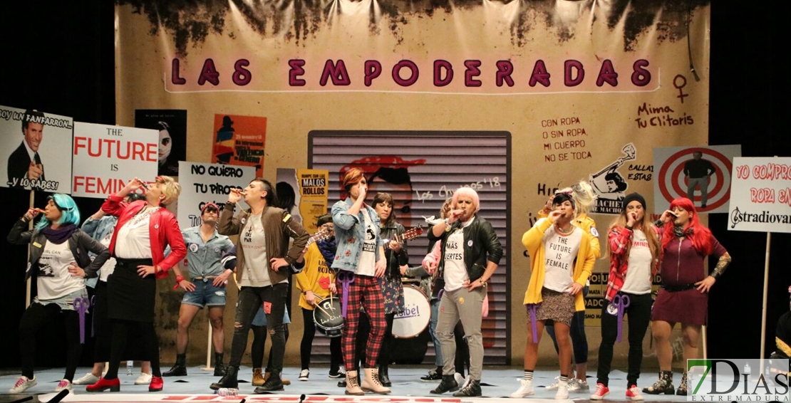 Actuación de la murga Los Chungos en Preliminares