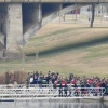 Multitudinario homenaje en el río Guadiana en recuerdo de Víctor