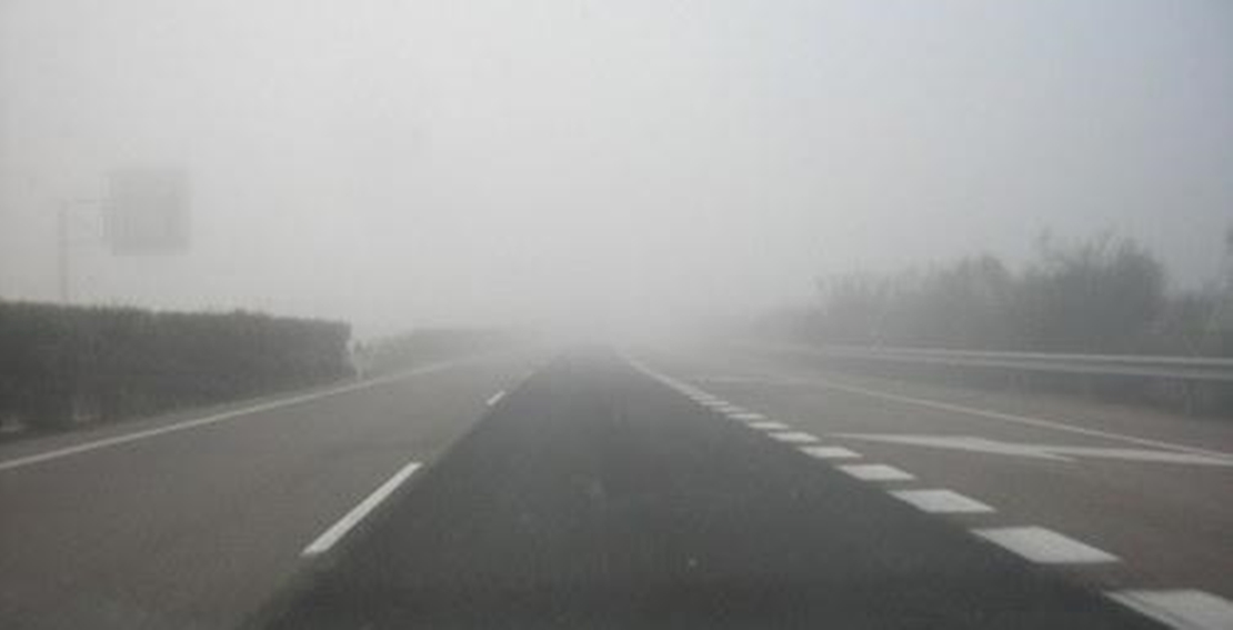 La niebla dificulta la circulación en la A-5, a la altura de Badajoz