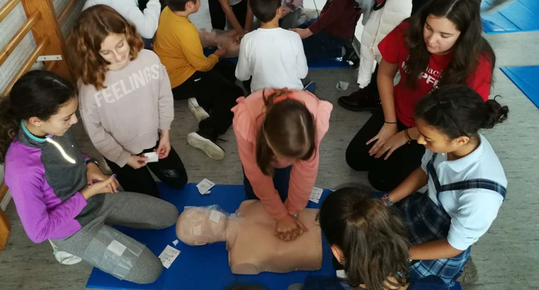 Más de 6.000 escolares extremeños aprenden a salvar vidas en la escuela