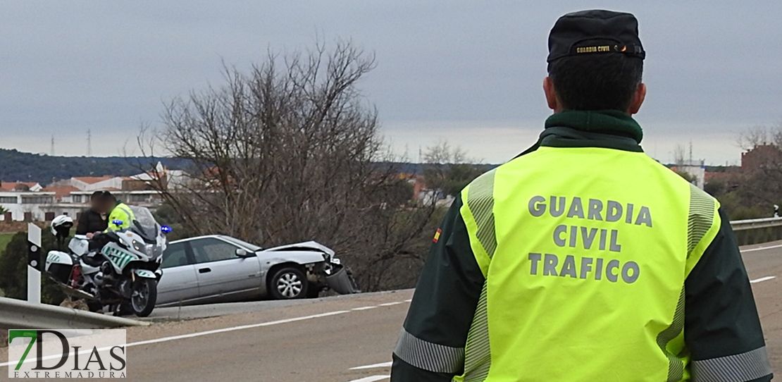 Accidente de tráfico en Almendral (Badajoz)