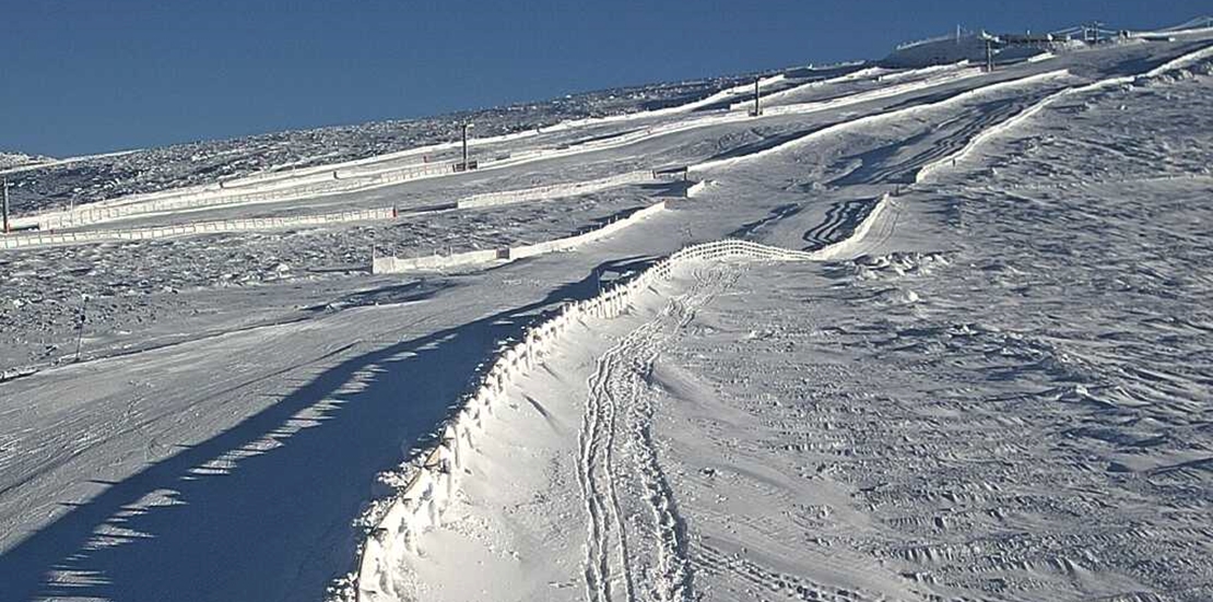 La Covatilla acumula un metro de nieve y comienza a abrir pistas