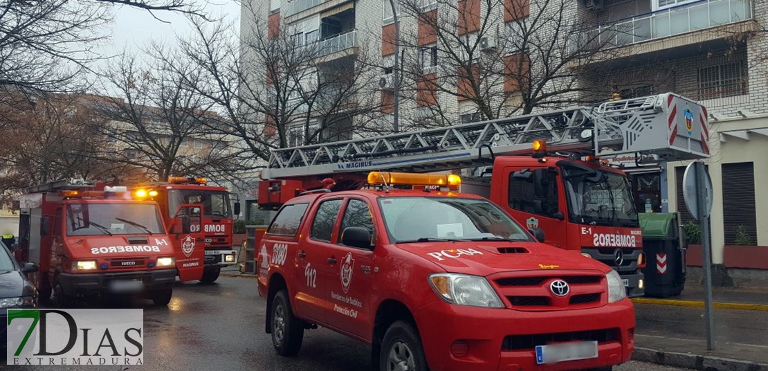 Un incendio en una pollería alerta a los vecinos de Valdepasillas