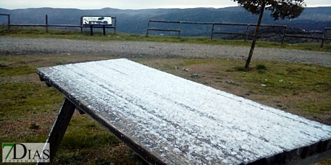 Así nieva en Salvatierra de los Barros