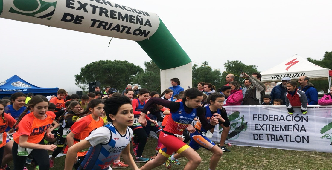 Los jóvenes duatletas extremeños muestran su potencial en Don Benito
